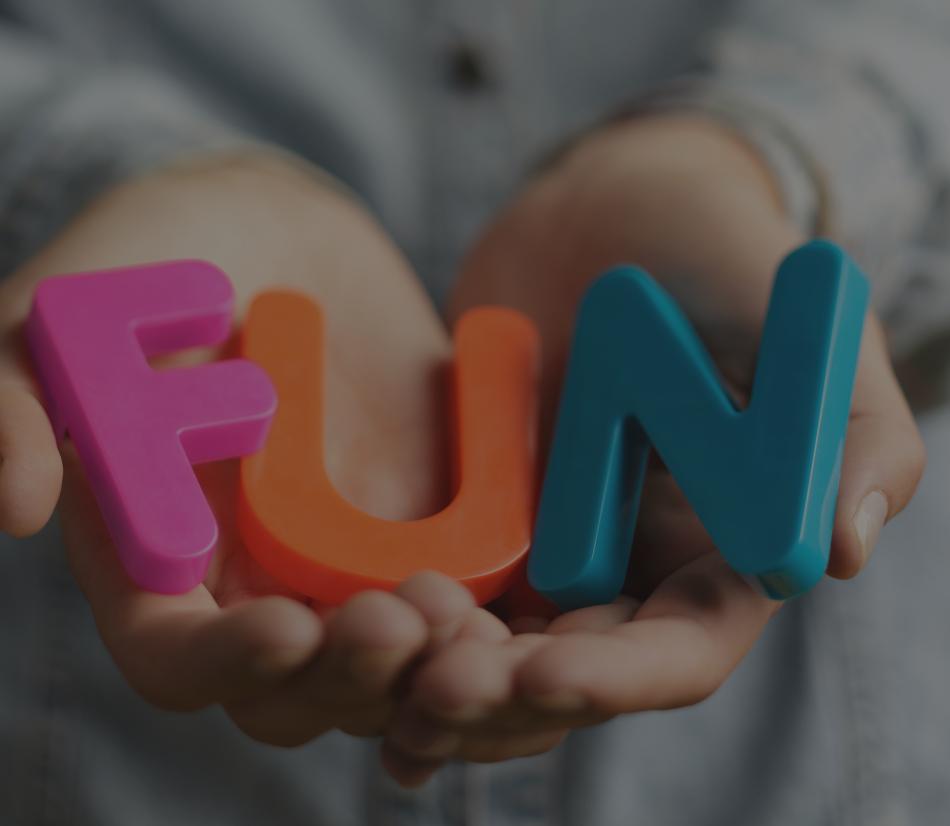 Sorridere al traguardo con i regali divertenti per laurea