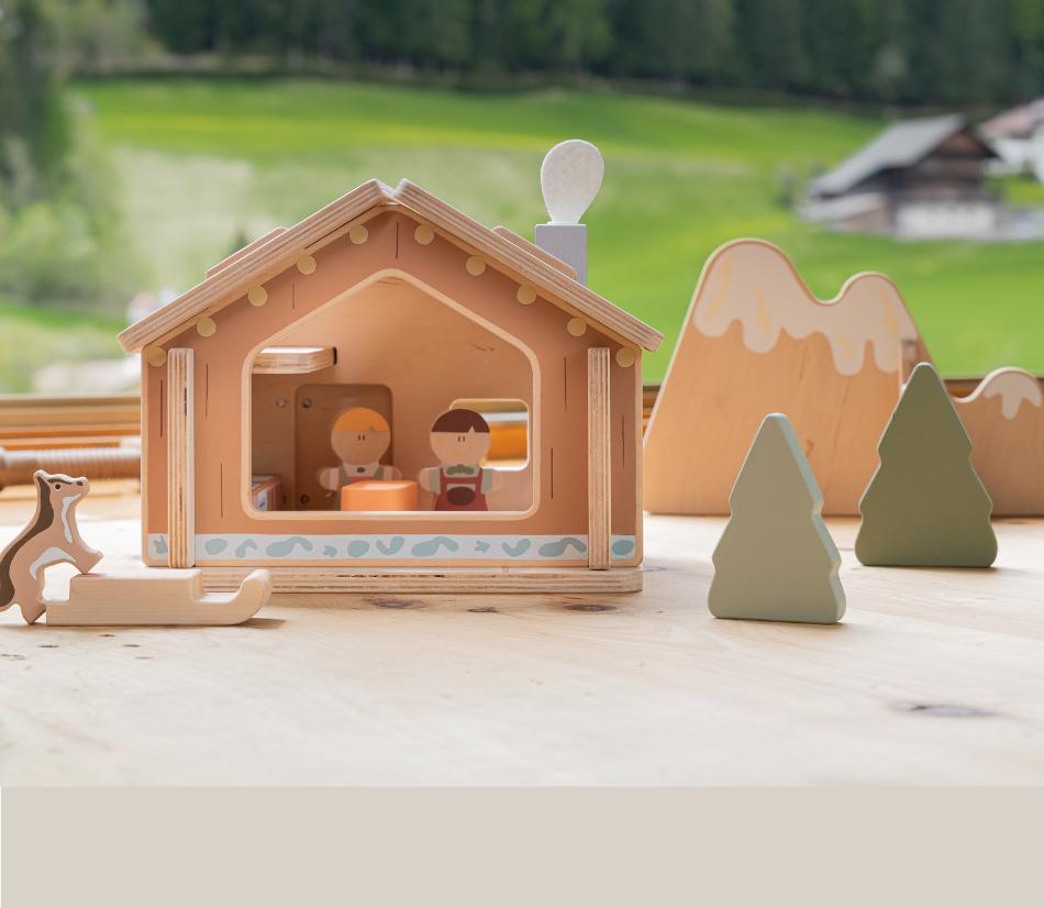 La prima collezione di giochi decorativi in legno Sevi dedicata alle Dolomiti