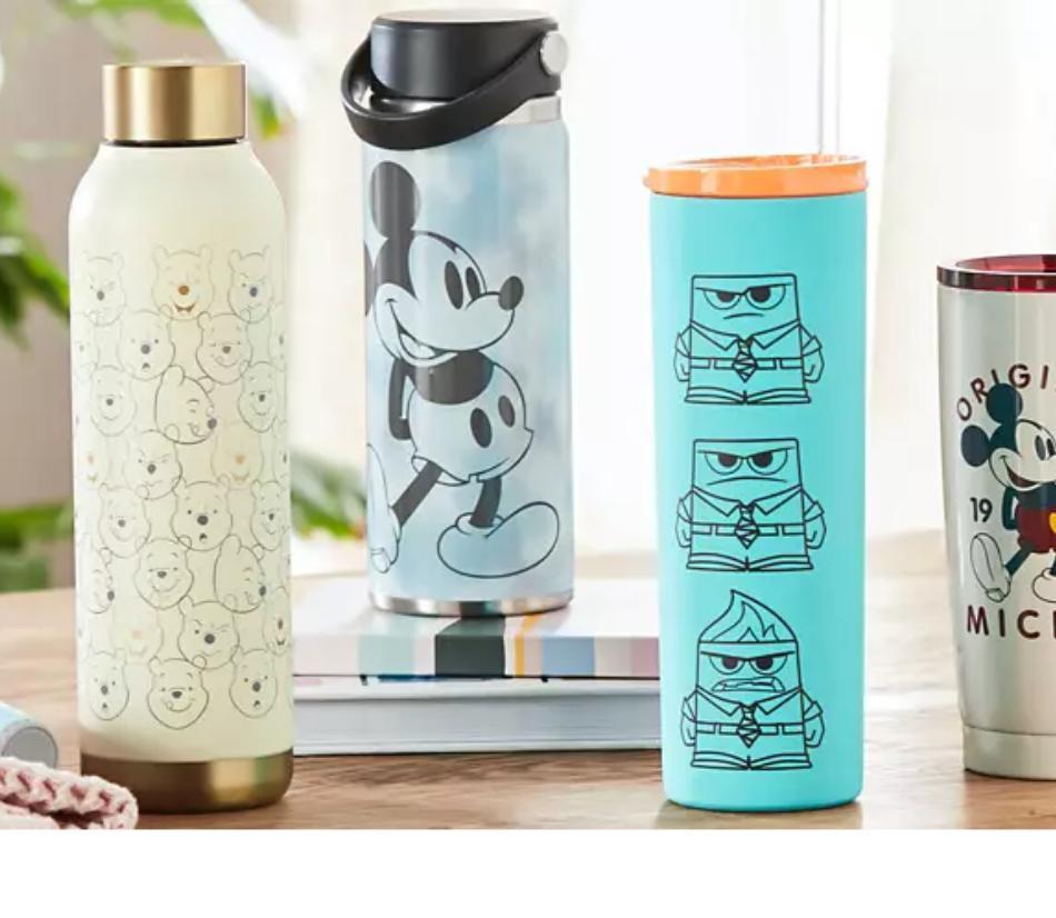 Tazze, bicchieri e bottiglie con i personaggi Disney