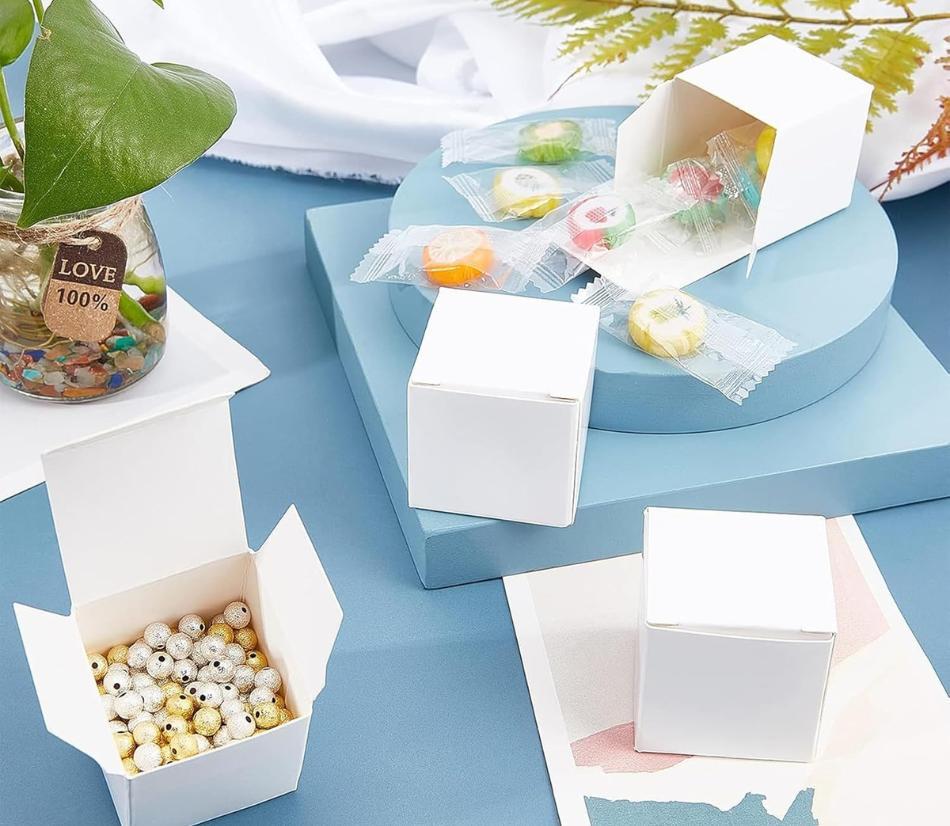 (8x8x8cm) 50pz; scatoline carta kraft bianche