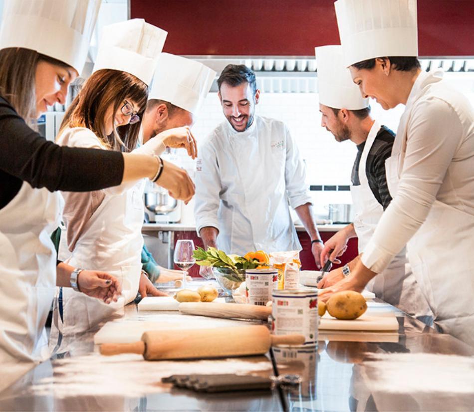 Chef per un giorno da Eataly: divertente lezione di cucina al fianco di un cuoco professionista