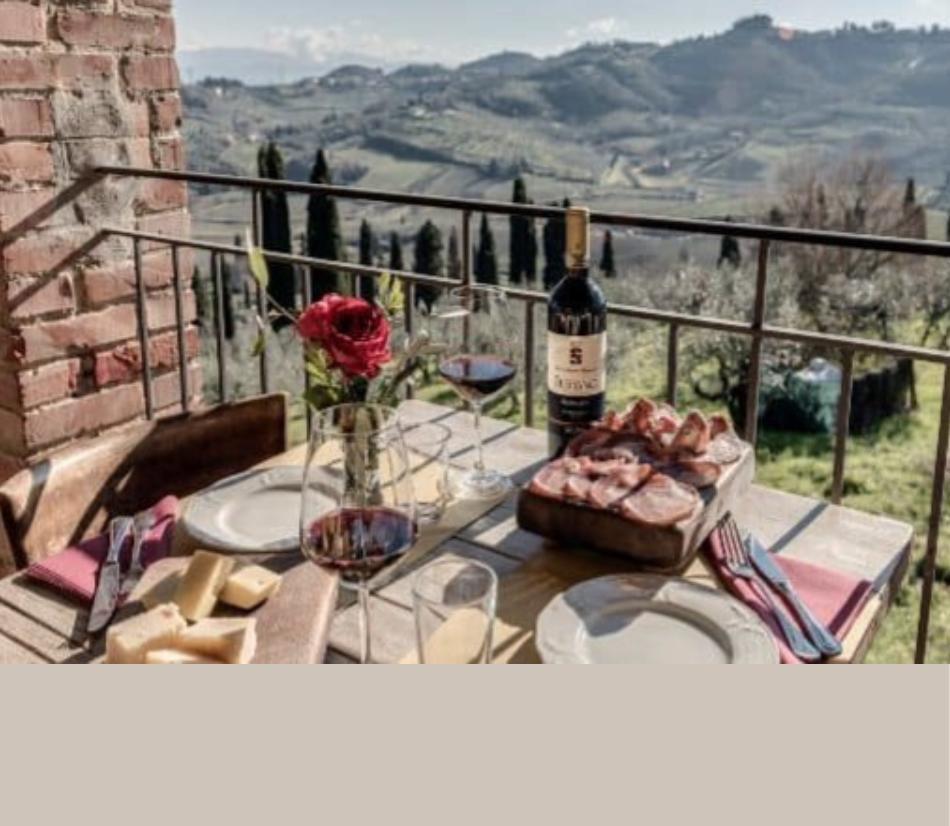 Esperienza romantica: visita cantina, degustazione e pernottamento