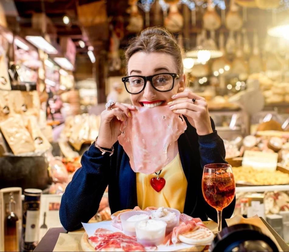 Food tour a Bologna con degustazioni di pasta fresca, salumi, formaggi e vino