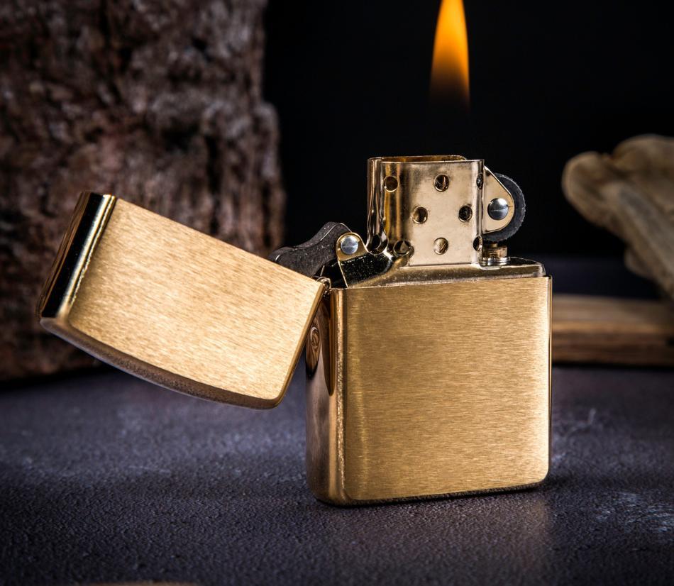 L’accendino Zippo è vera leggenda dal 1932 - Scopri la collezione per il tuo regalo perfetto