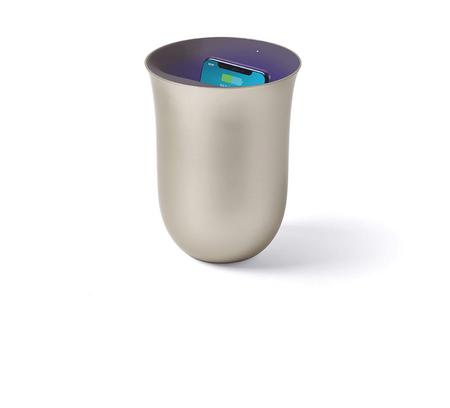 Oblio stazione di ricarica wireless con sterilizzatore e luce ultravioletta integrata
