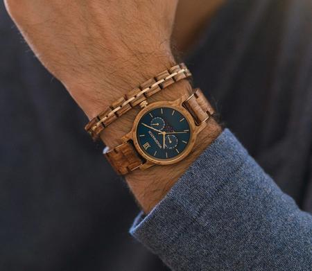 Orologio in legno sostenibile e personalizzabile - Modelli assortiti