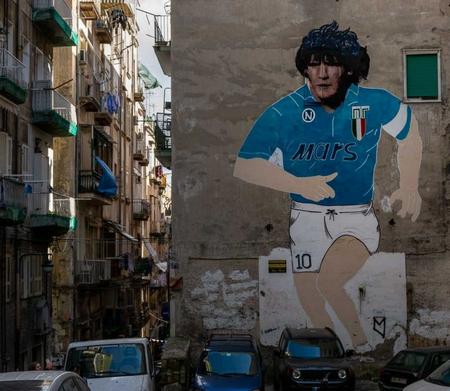 Tour a piedi sulle orme di Maradona - Museo, stadio e quartieri (NA)