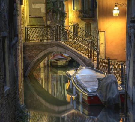 Tour notturno di Venezia a piedi tra fantasmi e leggende (VE)